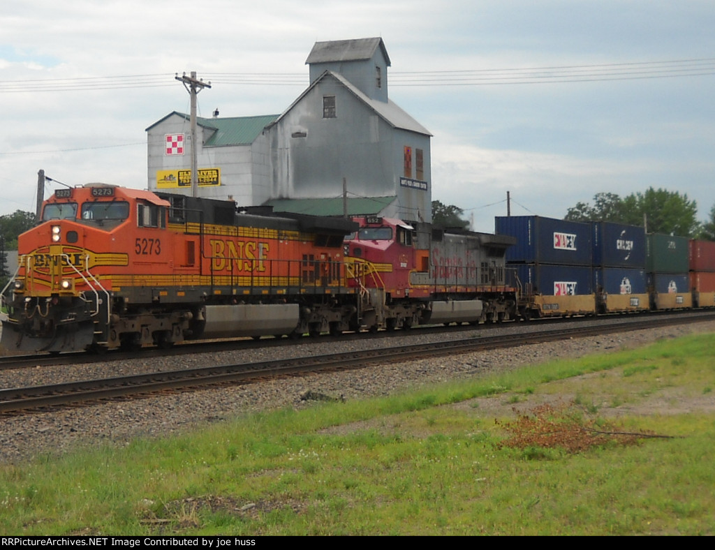 BNSF 5273 East